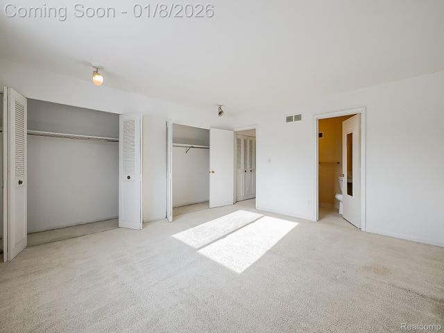 801 W Long Lake Road 4, Bloomfield Hills, MI 48302