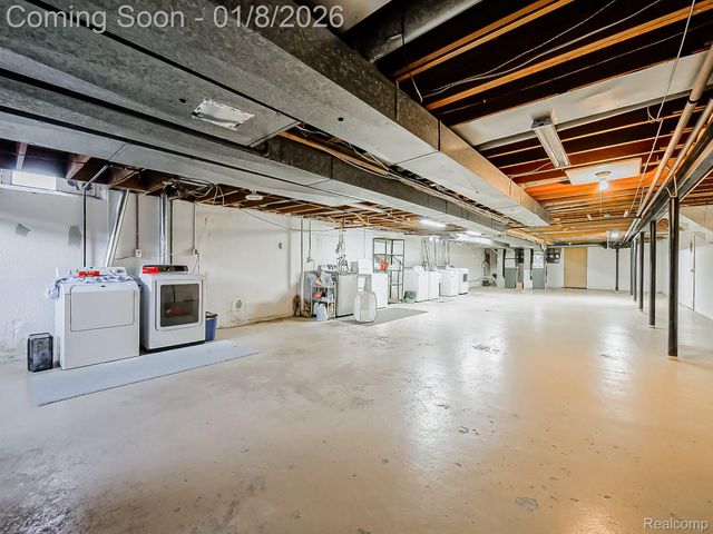 801 W Long Lake Road 4, Bloomfield Hills, MI 48302