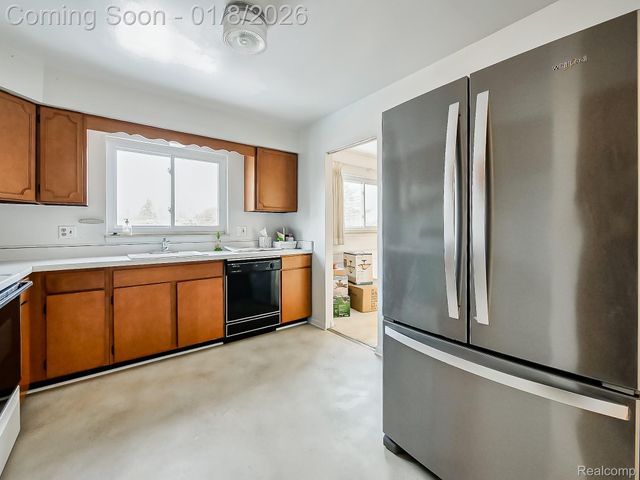 801 W Long Lake Road 4, Bloomfield Hills, MI 48302