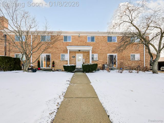 801 W Long Lake Road 4, Bloomfield Hills, MI 48302