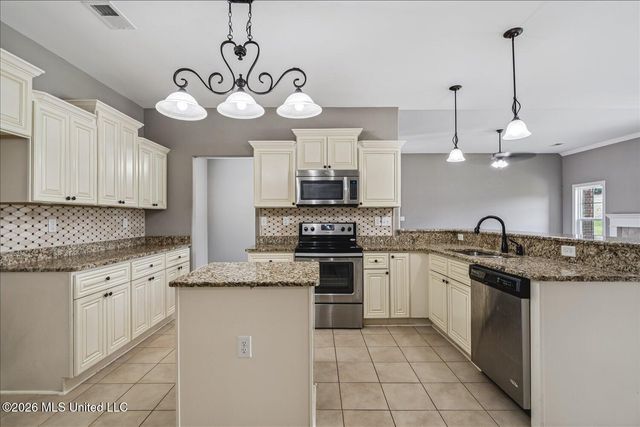 3033 Raspberry Red Cove, Southaven, MS 38672