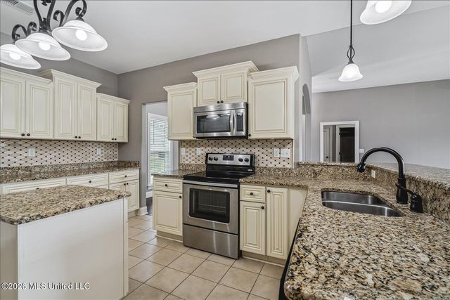3033 Raspberry Red Cove, Southaven, MS 38672