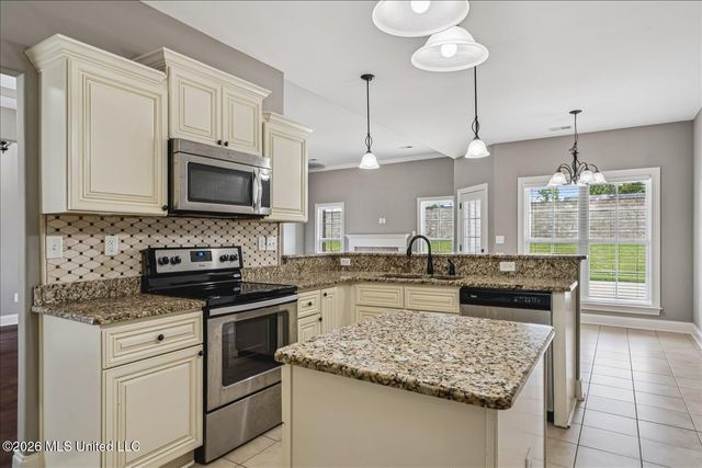 3033 Raspberry Red Cove, Southaven, MS 38672