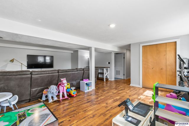 14220 Drexel Circle, Omaha, NE 68137