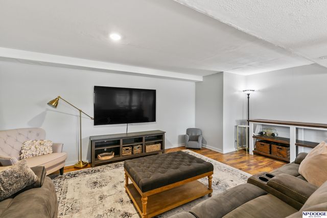 14220 Drexel Circle, Omaha, NE 68137