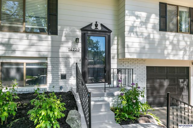 14220 Drexel Circle, Omaha, NE 68137