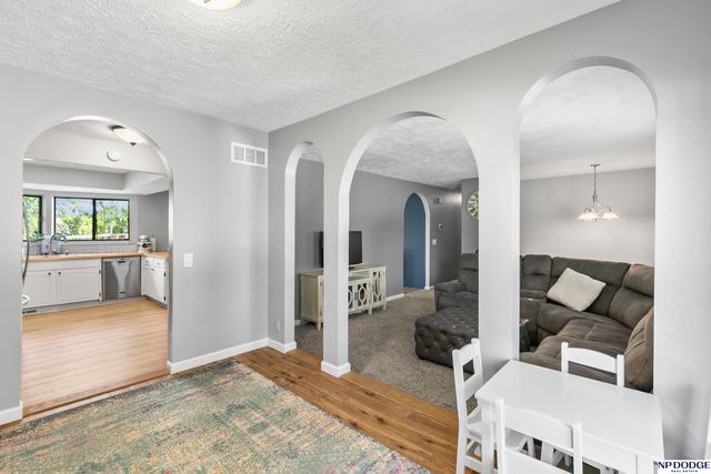 14220 Drexel Circle, Omaha, NE 68137