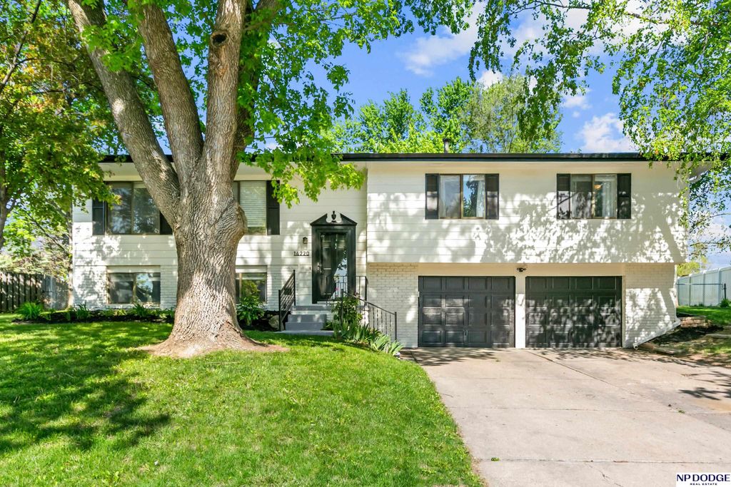 14220 Drexel Circle, Omaha, NE 68137