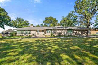 200 N Forest Court, Addison, IL 60101