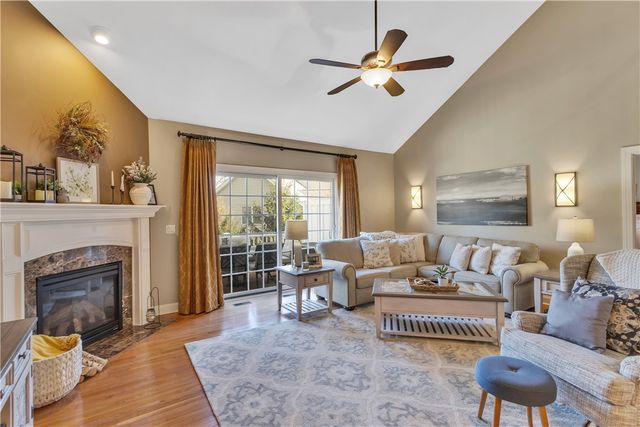 1403 Torrey Pine Dr, Adams Twp, PA 16046