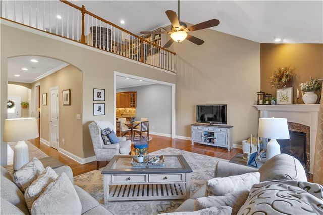 1403 Torrey Pine Dr, Adams Twp, PA 16046
