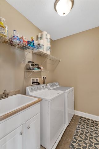 1403 Torrey Pine Dr, Adams Twp, PA 16046