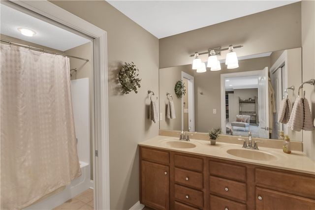 1403 Torrey Pine Dr, Adams Twp, PA 16046