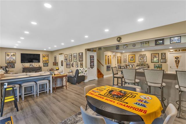 1403 Torrey Pine Dr, Adams Twp, PA 16046