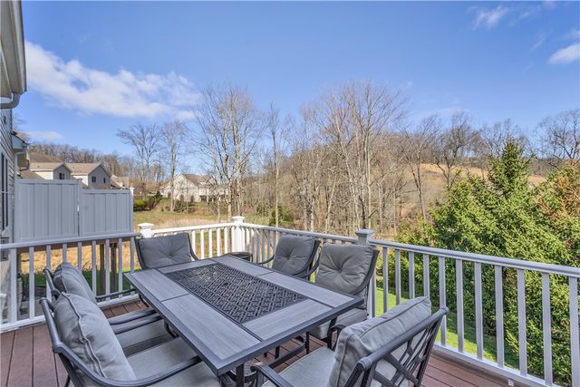1403 Torrey Pine Dr, Adams Twp, PA 16046