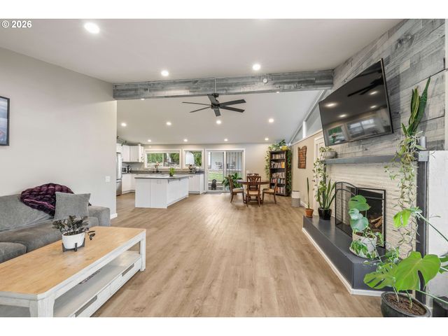 1215 Ne 157TH Ave, Portland, OR 97230