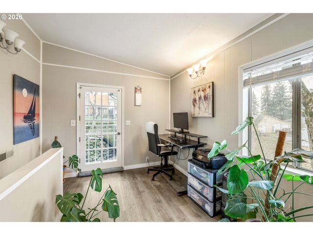 1215 Ne 157TH Ave, Portland, OR 97230