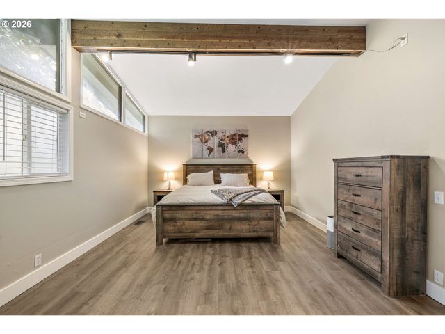 1215 Ne 157TH Ave, Portland, OR 97230