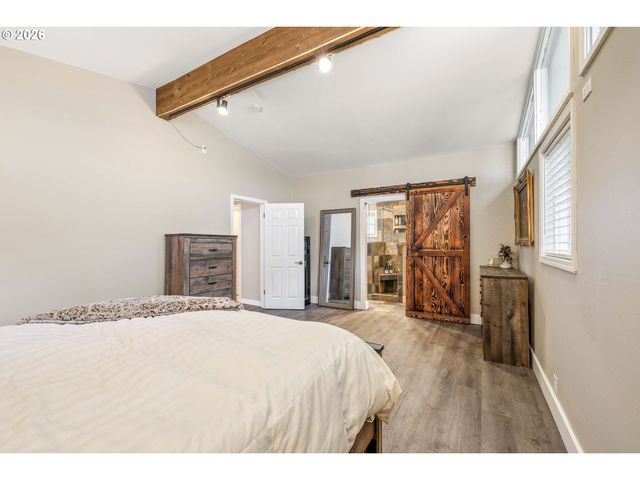 1215 Ne 157TH Ave, Portland, OR 97230