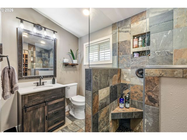 1215 Ne 157TH Ave, Portland, OR 97230