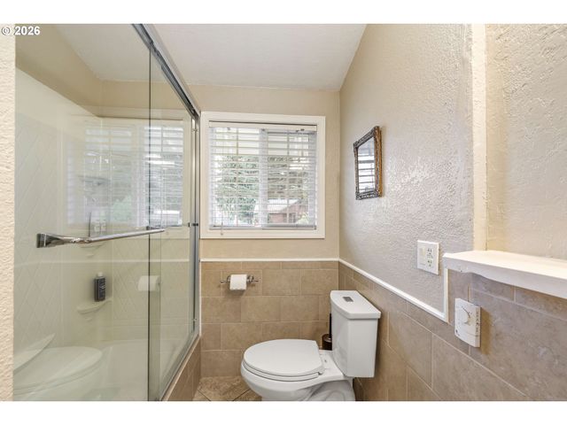 1215 Ne 157TH Ave, Portland, OR 97230