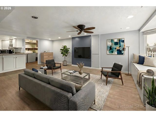 1215 Ne 157TH Ave, Portland, OR 97230