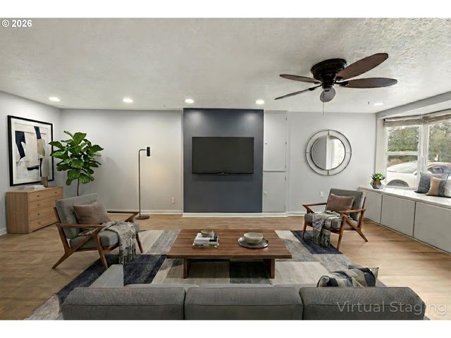 1215 Ne 157TH Ave, Portland, OR 97230