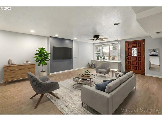 1215 Ne 157TH Ave, Portland, OR 97230