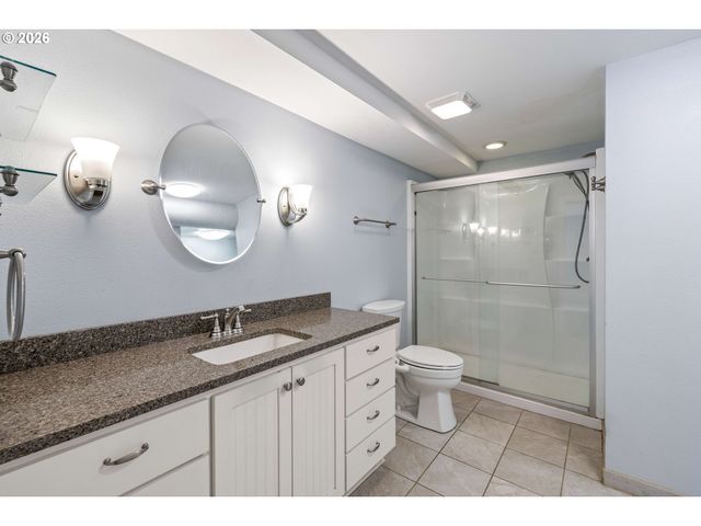 1215 Ne 157TH Ave, Portland, OR 97230