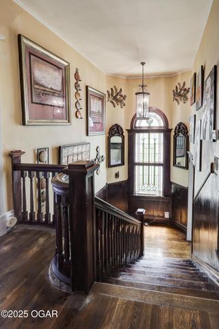 102 S Moffet Avenue, Joplin, MO 64801