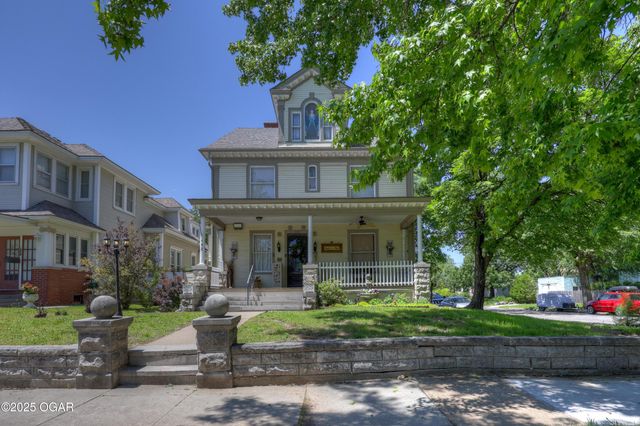 102 S Moffet Avenue, Joplin, MO 64801