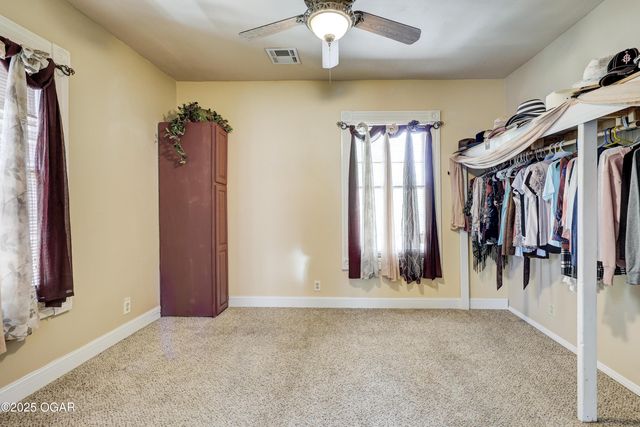 102 S Moffet Avenue, Joplin, MO 64801