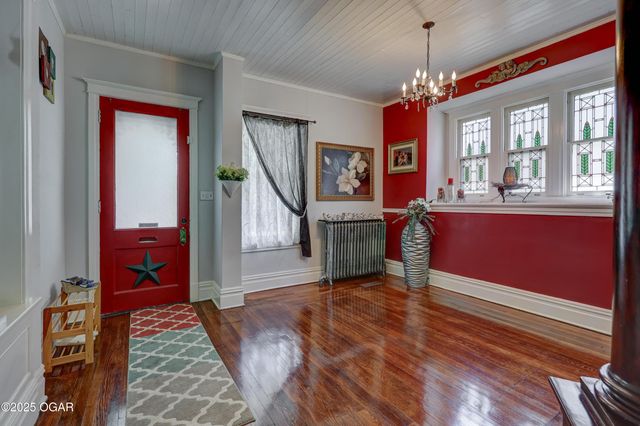 102 S Moffet Avenue, Joplin, MO 64801