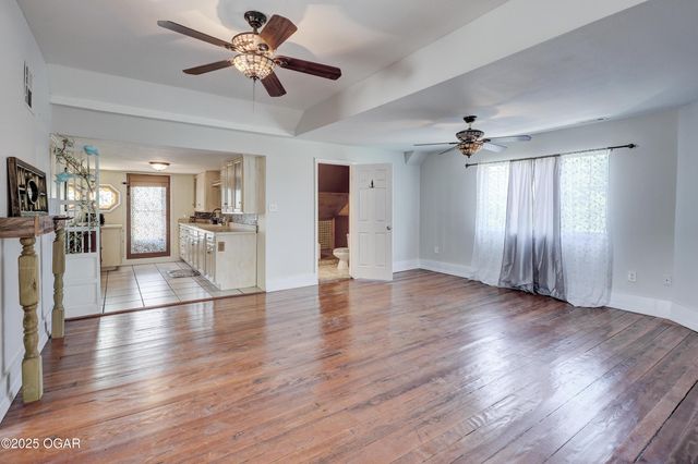 102 S Moffet Avenue, Joplin, MO 64801