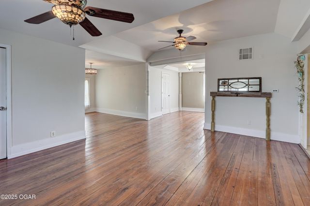 102 S Moffet Avenue, Joplin, MO 64801