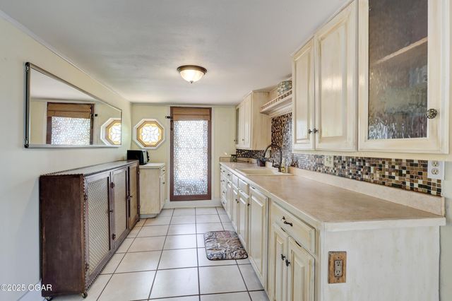 102 S Moffet Avenue, Joplin, MO 64801