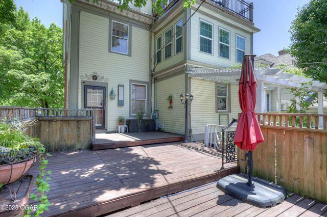 102 S Moffet Avenue, Joplin, MO 64801