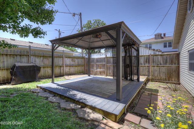 102 S Moffet Avenue, Joplin, MO 64801