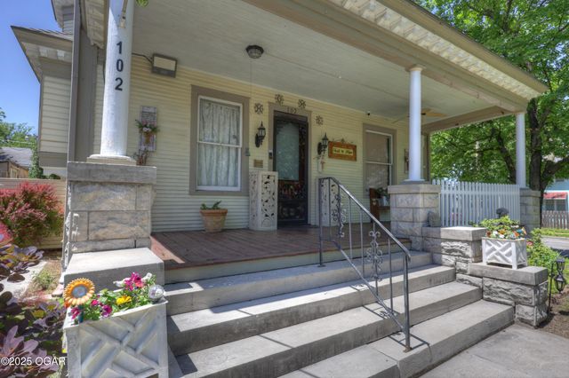 102 S Moffet Avenue, Joplin, MO 64801