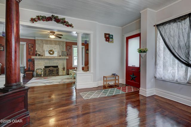 102 S Moffet Avenue, Joplin, MO 64801