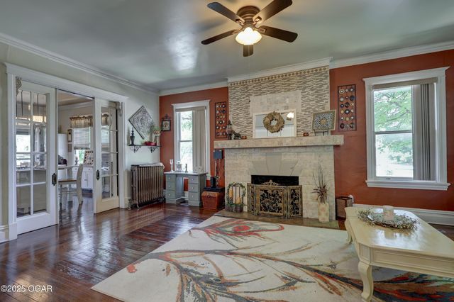 102 S Moffet Avenue, Joplin, MO 64801