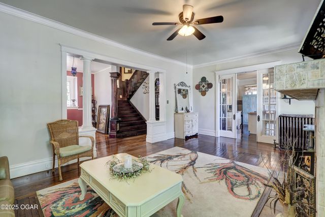 102 S Moffet Avenue, Joplin, MO 64801