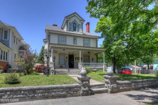 102 S Moffet Avenue, Joplin, MO 64801