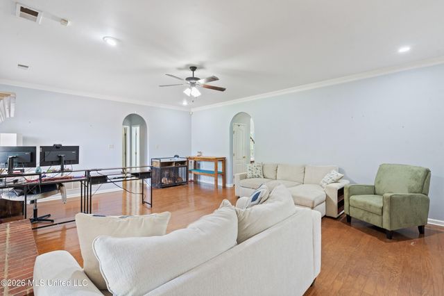 6460 Autumn Oaks Drive, Olive Branch, MS 38654