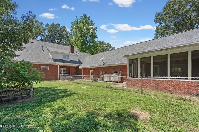 6460 Autumn Oaks Drive, Olive Branch, MS 38654