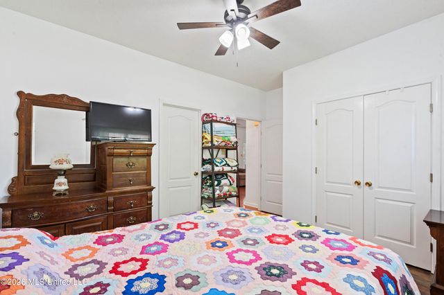 6460 Autumn Oaks Drive, Olive Branch, MS 38654