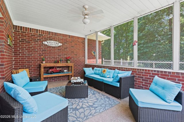 6460 Autumn Oaks Drive, Olive Branch, MS 38654