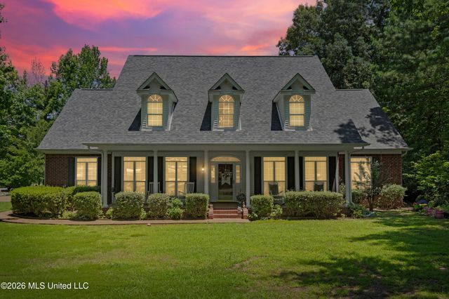 6460 Autumn Oaks Drive, Olive Branch, MS 38654