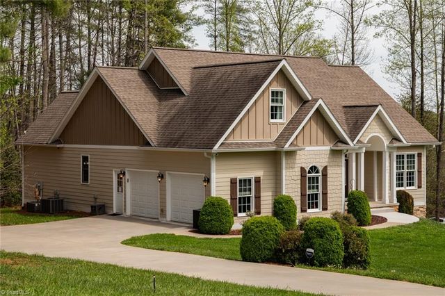 161 Burberry Drive, Purlear, NC 28665