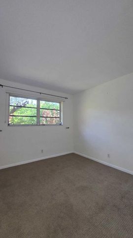4511 E Country Club Circle, Plantation, FL 33317